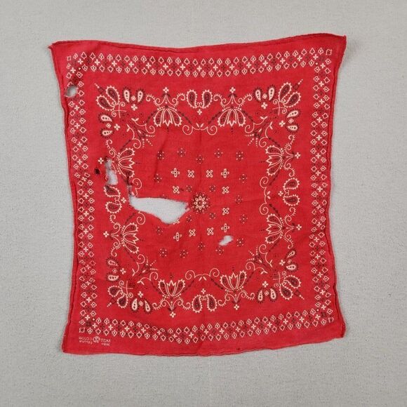 VTG RED FAST COLOR 100% COTTON ELEPHANT TRUNK UP BANDANNA BANDANA 15" x 15" - Picture 1 of 5